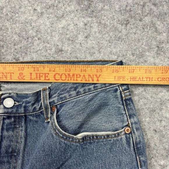 Vintage Levis 501 Orginal Button Fly Denim Mens 36x30 Blue 1992 90s Y2K Retro